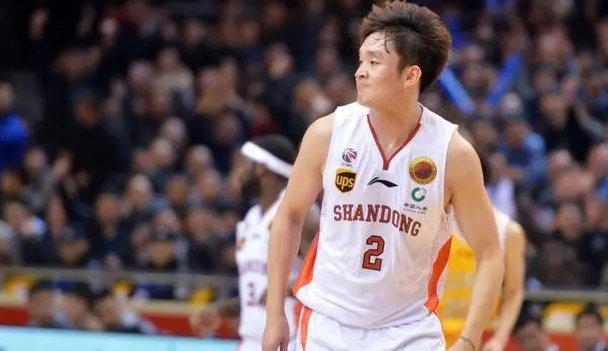 丁彦雨航在NBA和CBA的经历和成就有哪些？